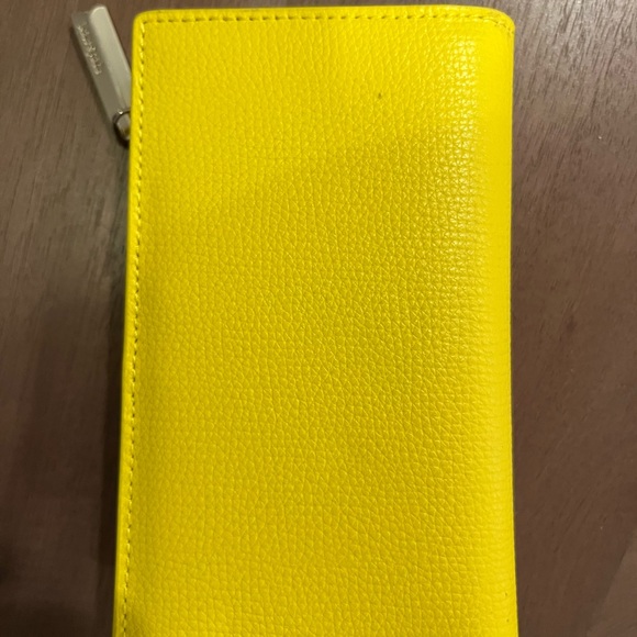 Kate spade small wallet (NWT) - Picture 2 of 5